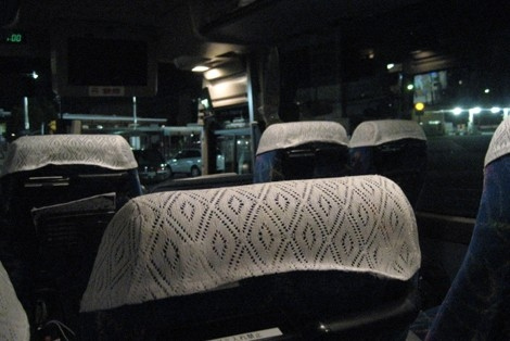 熟睡できる夜行バスの席って？