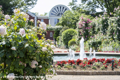 港の見える丘公園　噴水と大佛次郎記念館