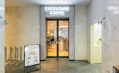 EXCELSIOR CAFFE hotel entrance