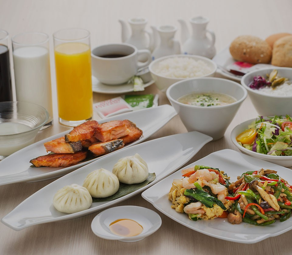 아침으로 정통 중국 뷔페를 즐겨보세요.