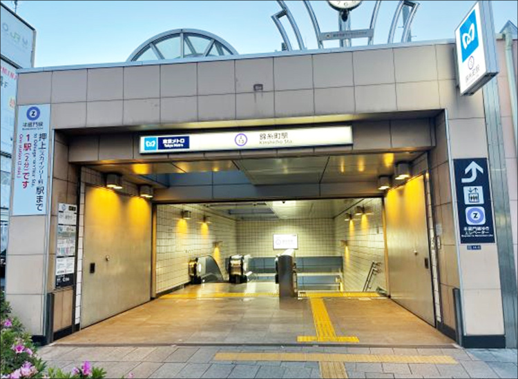 搭乘電梯從東京Metro地鐵半藏門線錦系町1號出口抵達地上。