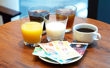 드링크(커피, 홍차, 우유, 오렌지 주스 등)