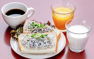 Shirasu (whitebait) on toast
