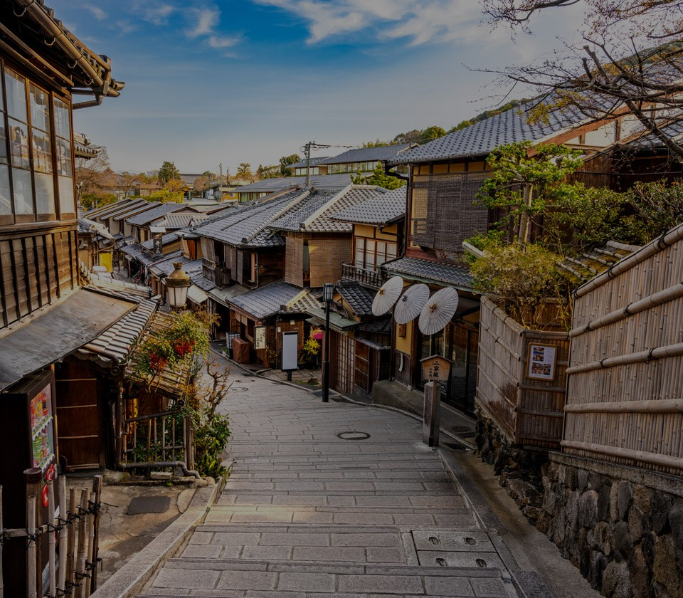 A 5 minute walk from Kiyomizu-Gojo Station and Gojo Station, excellent to sightseeing spots