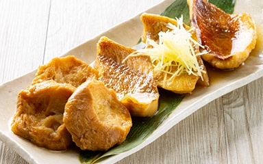 仙台油麩と旬魚の煮物