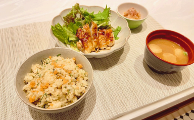Seasoned rice with salmon and perilla & chicken teriyaki