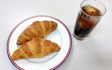 Double croissant
+ the following drinks