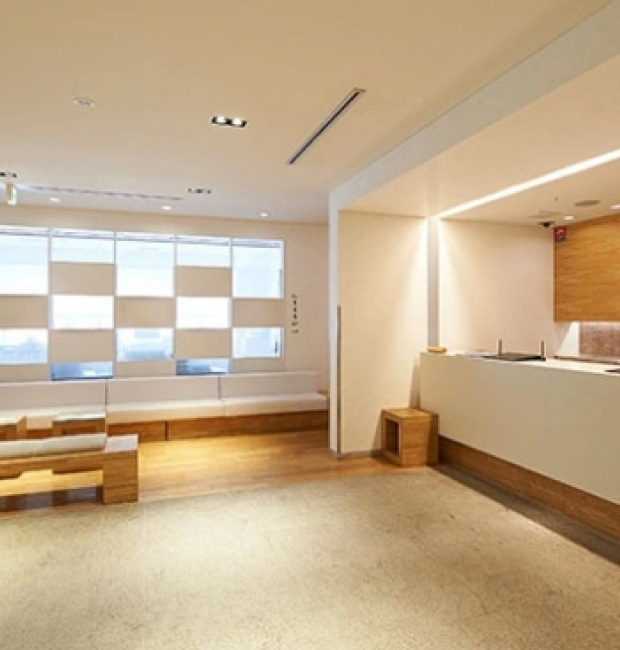 落ち着いた雰囲気のロビー