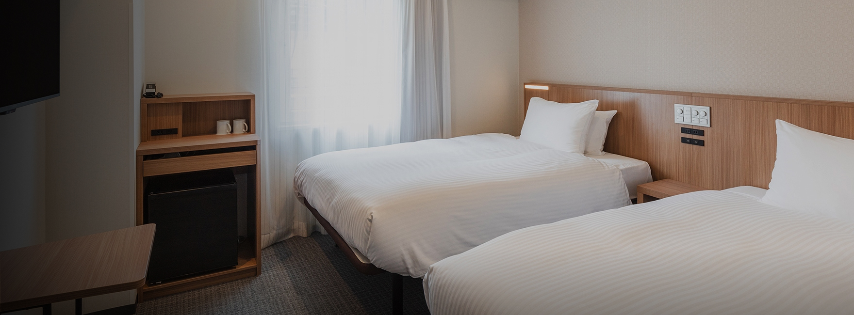 『最上の眠り』をお約束するシモンズ社製ベッドを全室に導入