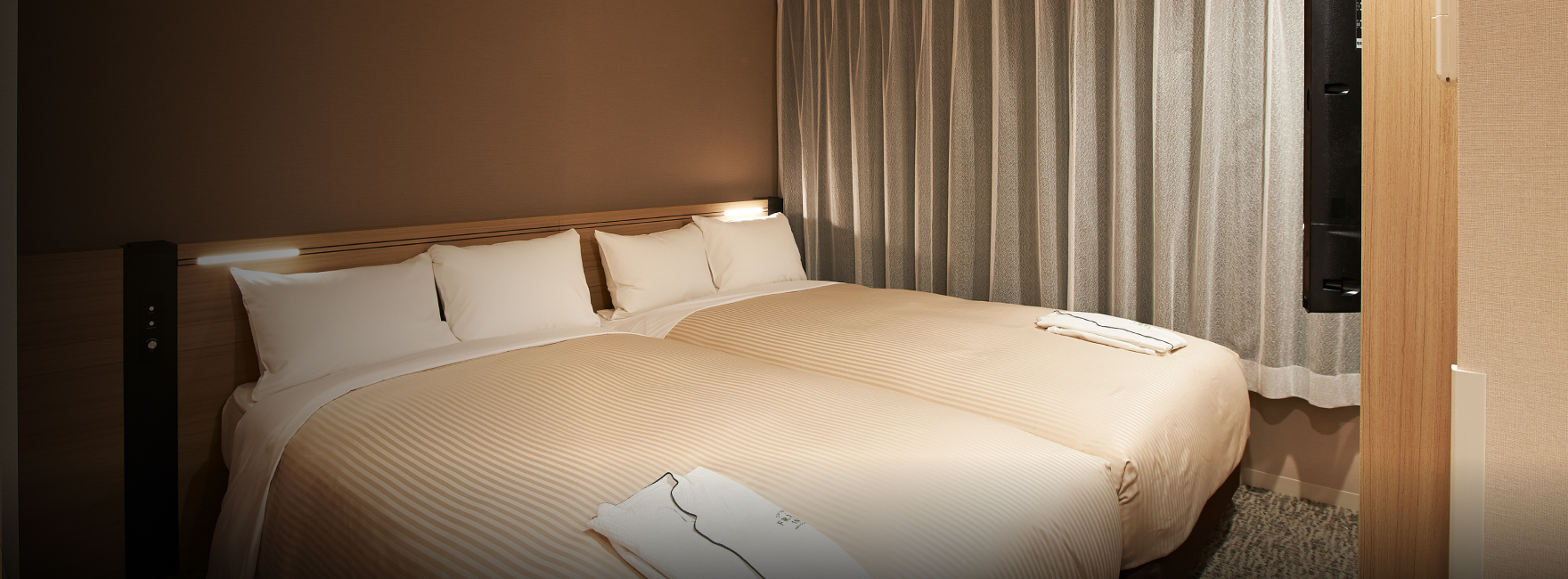 『最上の眠り』をお約束するシモンズ社製ベッドを全室に導入