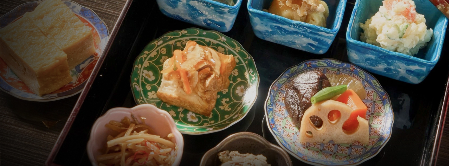 朝食は和食レストラン『鮨和食バル東京橋』で選べる朝食御膳をご用意