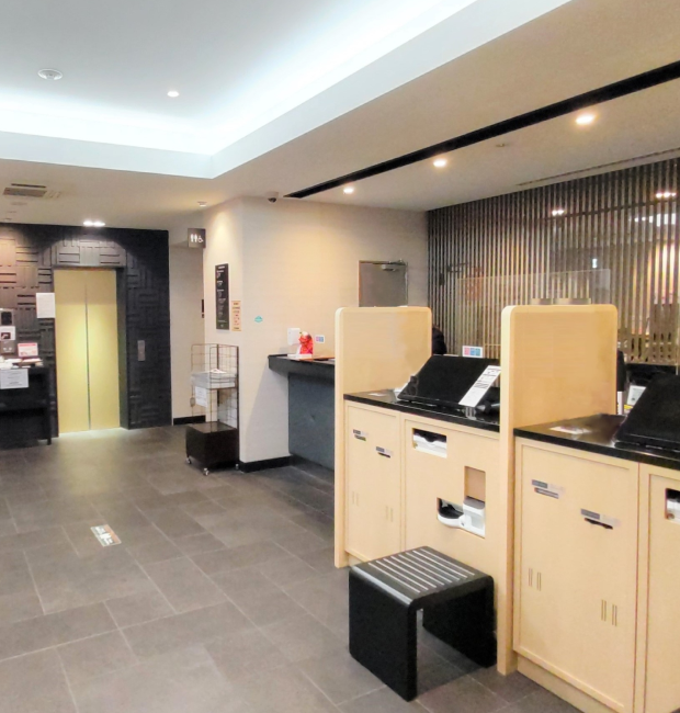 フロント・ロビー