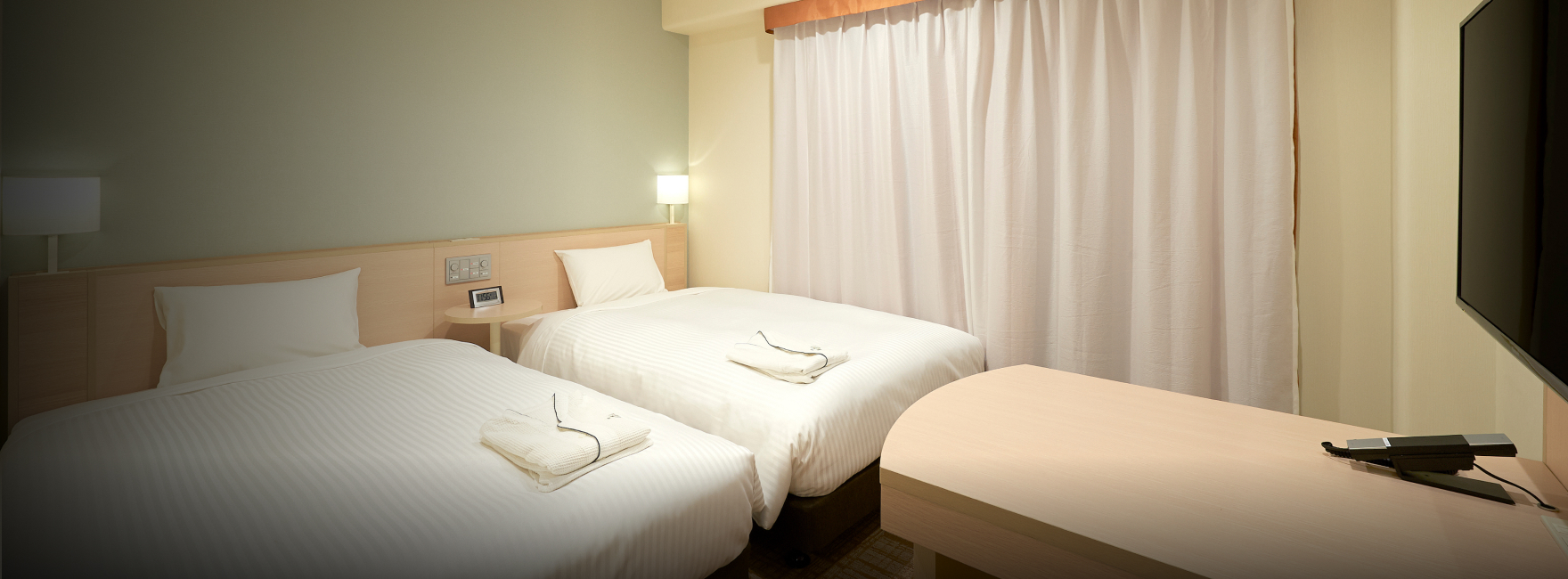 シーリー社・シモンズ社製ベッドを導入