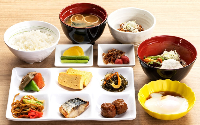 	朝食盛り付け例（和食）