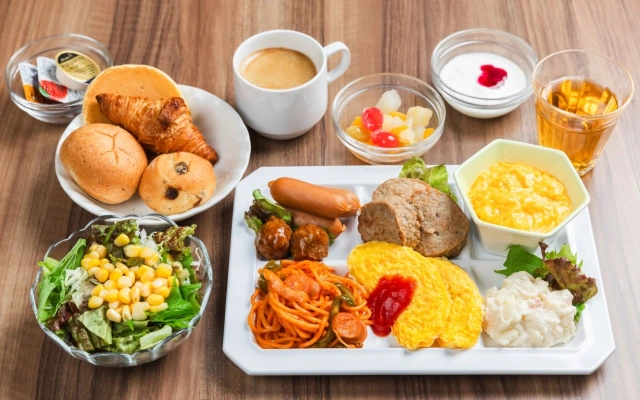 朝食盛り付け例