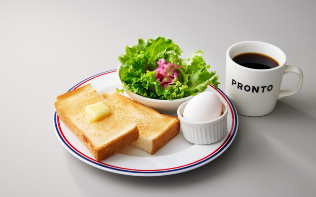 トースト+サラダ+ゆで卵orヨーグルト+ドリンク