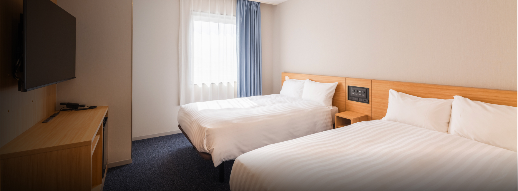 『最上の眠り』をお約束するシモンズ社製ベッドを全室に導入