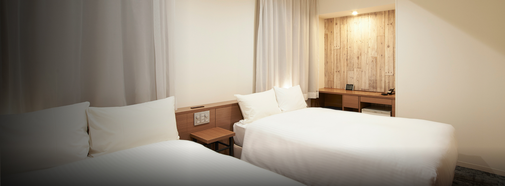 『最上の眠り』をお約束するシモンズ社製ベッドを全室に導入