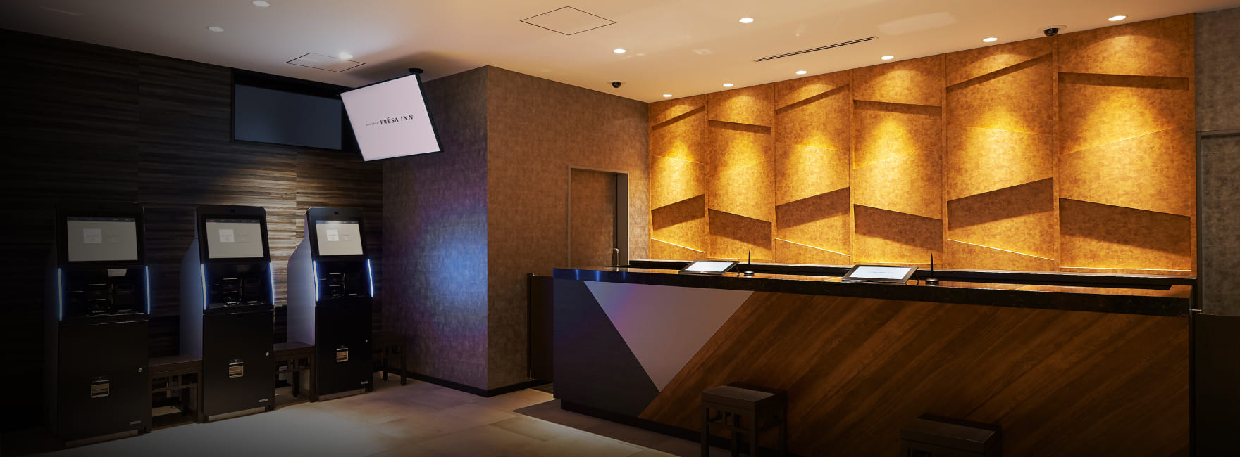 Osaka Metro（地下鉄）御堂筋線 心斎橋駅1番出口より徒歩5分