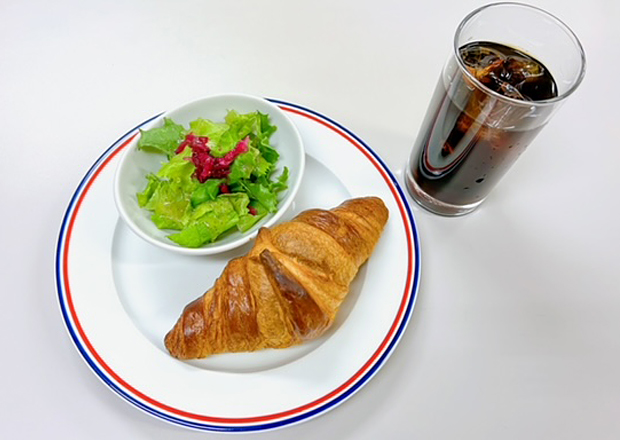 クロワッサン+サラダ＋下記のドリンク