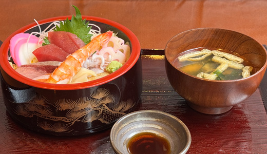 おまかせ海鮮丼