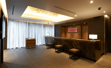 24-hour front desk (2nd floor)