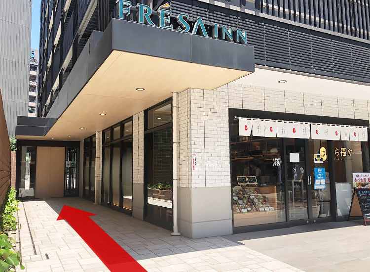「Sachifukuya」餐廳深處為飯店入口。