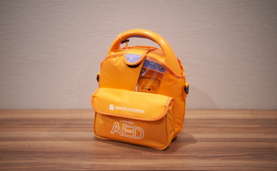 AED（自动体外心脏去颤器）