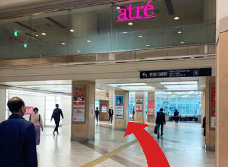 1階に下りたら駅構内を進み、駅前広場に出ます。