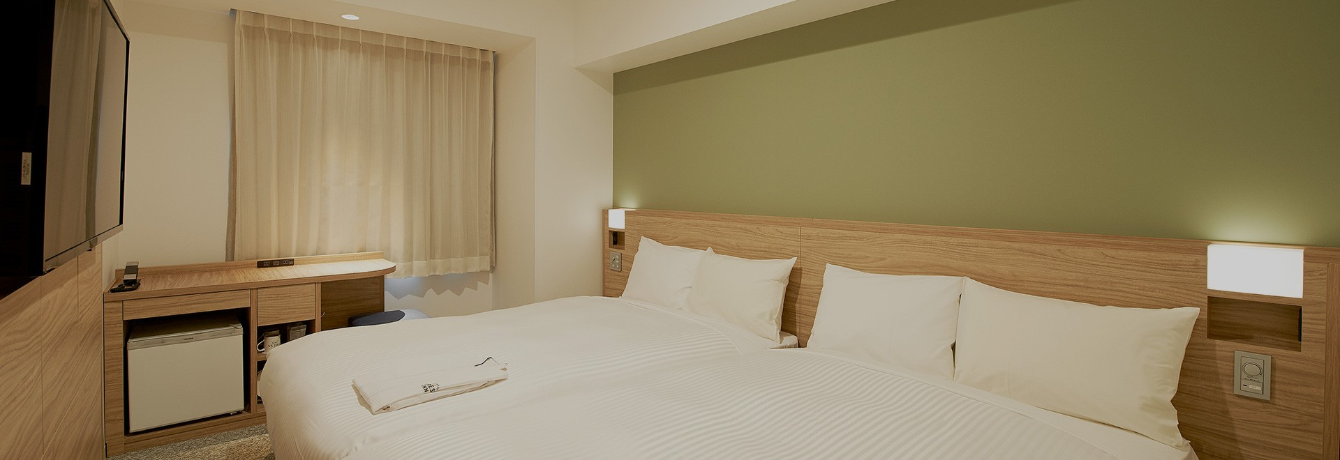 We offer a wide variety of guest rooms, from compact Single rooms to Connecting Rooms