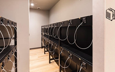 Self cloakroom