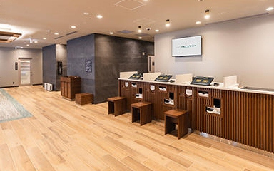 Front desk / Lobby
