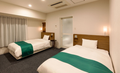 Universal Twin Room