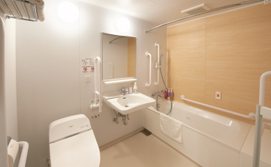 Bathroom (Universal Double Room)