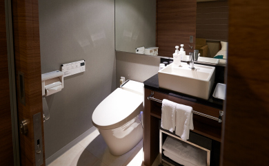 Bathroom (Twin Room)