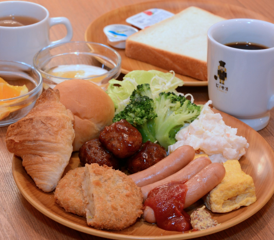 Breakfast with buffet menu and freshly ground coffee