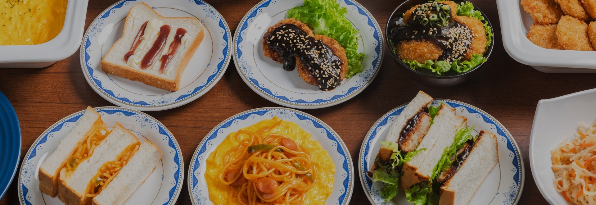 We offer a Japanese and Western buffet featuring Nagoya cuisine