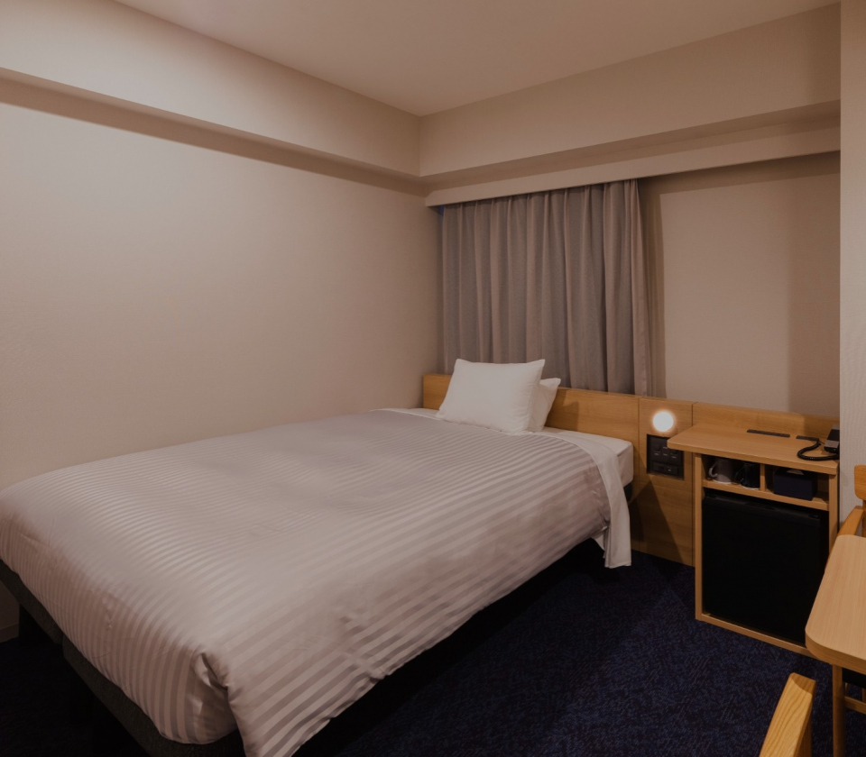 All rooms in our hotel have beds made by Serta, which boasts top-class performance in the U.S.