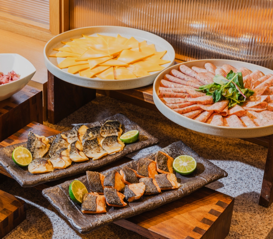 You can have breakfast at Royal Host on the 1st floor of the hotel.