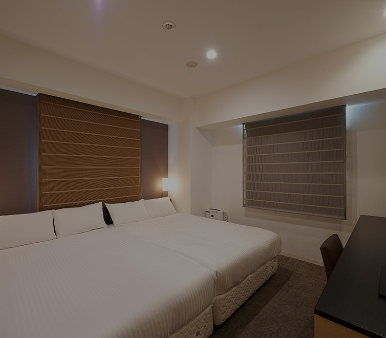 All of our designer rooms are equipped with Sealy Beds, U.S. No.1 bed maker in share.