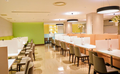 Breakfast venue "Masse Dining" is a colorful space