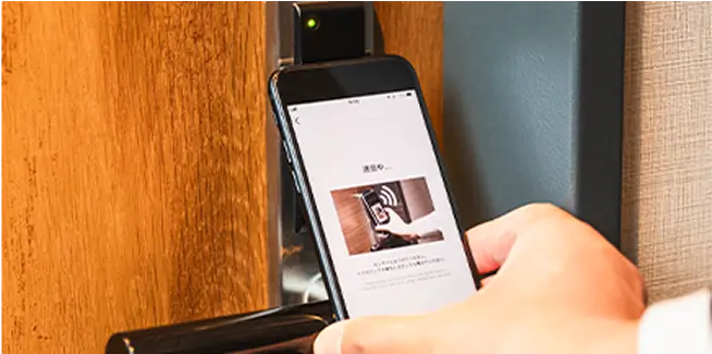 チェックインのお手続きの際にQRコードをかざす