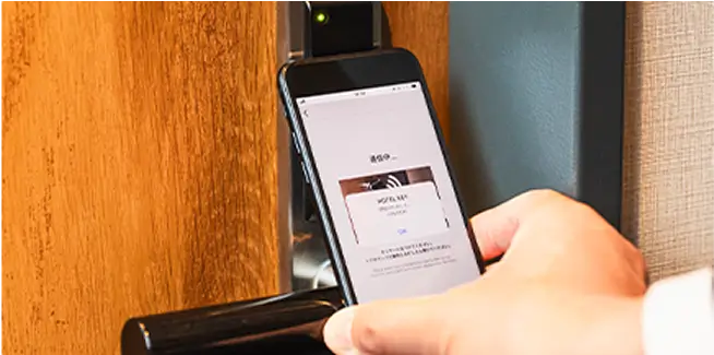 チェックインのお手続きの際にQRコードをかざす
