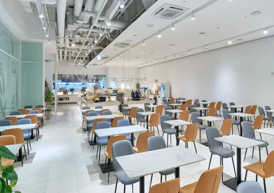 レストラン「BST」