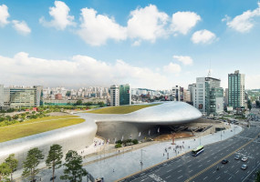 東大門ショッピングタウンの中心に位置する好立地