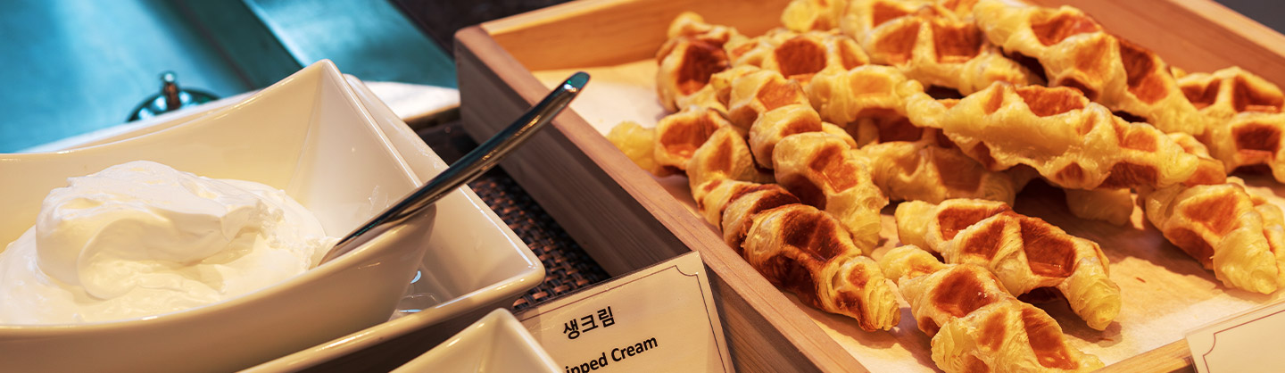 Trendy dessert croffle, which originated in Korea