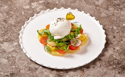 Burrata Cheese with Seasonal Fruits