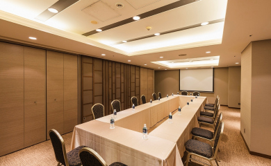 2F Small Conference Room ｜ Cattleya: Square-shaped setup (16 seats)